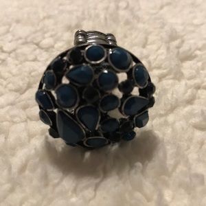 Blue gems shimmery stretchable ring Size 8